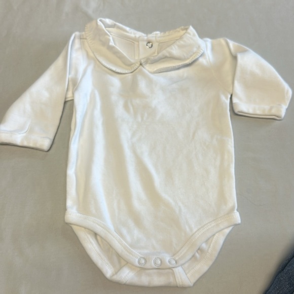 Gymboree - Vintage White Long Sleeve Onesie and Blue Jeans with embroidery Set - Picture 2 of 6